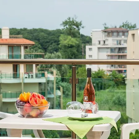 Prestige 2 ホテル 3*