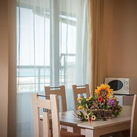 ホテル Prestige 2 プリモルスコ